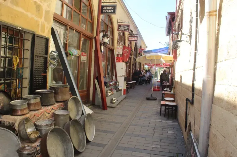 Yozgat’ın Tarihi Dokusu Tenekeciler Arastasında canlanıyor 6