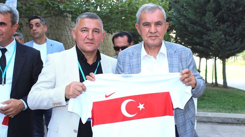 Ankara'daki Yozgatlılar'dan futbol esintisi! Mamak Belediyesi Stadyumunda turnuva öncesi kokteyl 10