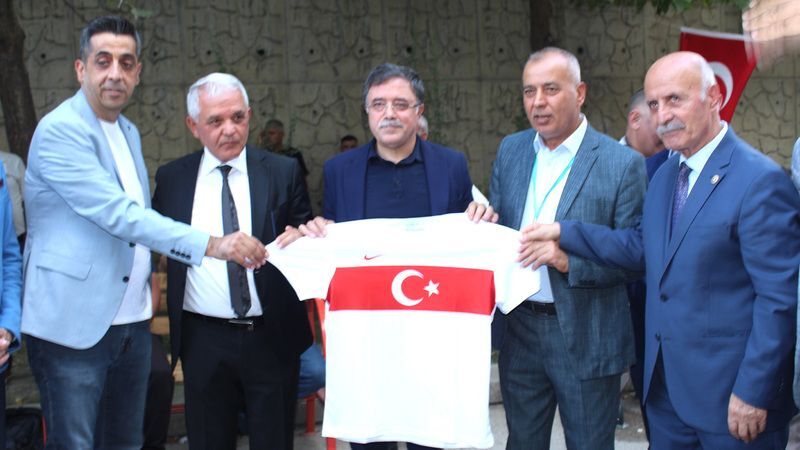 Ankara'daki Yozgatlılar'dan futbol esintisi! Mamak Belediyesi Stadyumunda turnuva öncesi kokteyl 12
