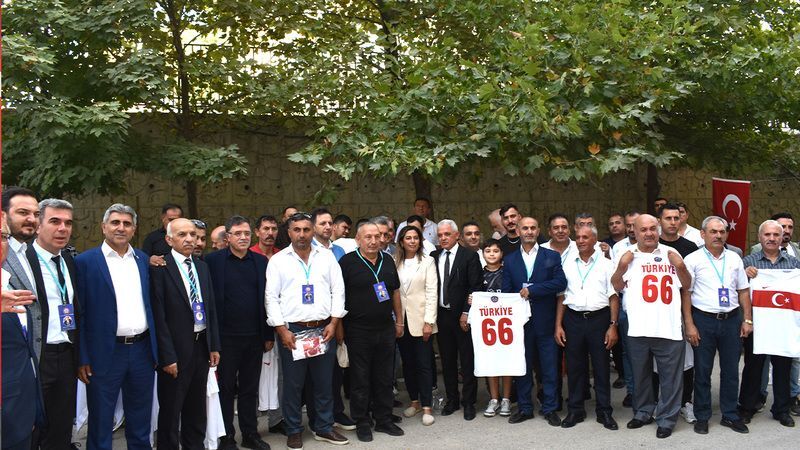 Ankara'daki Yozgatlılar'dan futbol esintisi! Mamak Belediyesi Stadyumunda turnuva öncesi kokteyl 13
