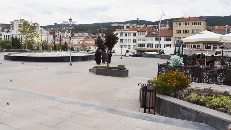 Yozgat’ın Yeni Meydanı: İkinci Cumhuriyet Meydanı… 7