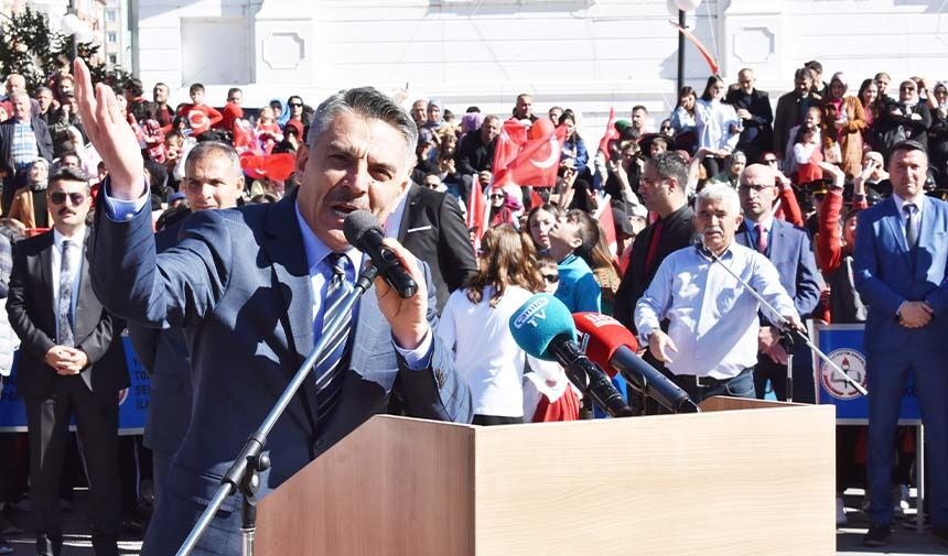 Cumhuriyet Meydanı'nda Tarihi Kalabalık: Yozgat'ta 29 Ekim Coşkusu! 6