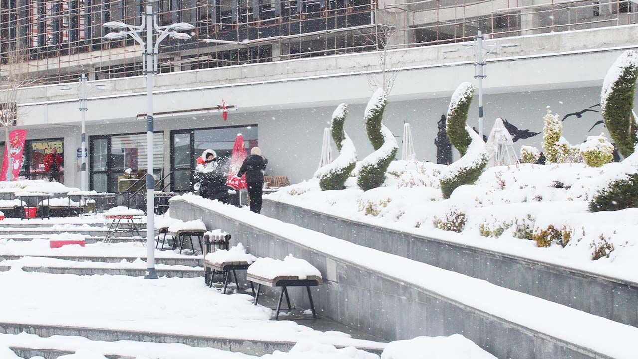 Yozgat’ın Yeni Meydanı! Dört Mevsim Estetik ve Keyif! 6