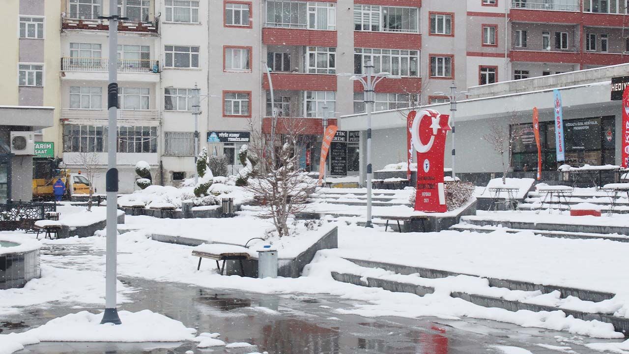 Yozgat’ın Yeni Meydanı! Dört Mevsim Estetik ve Keyif! 4