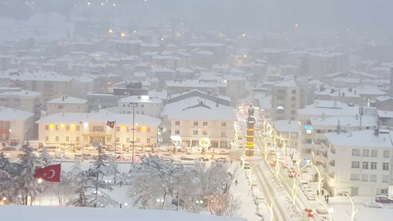 Yozgat’ın Kar Altındaki Büyüleyici Manzaraları Gün Batımıyla Zenginleşti! 5
