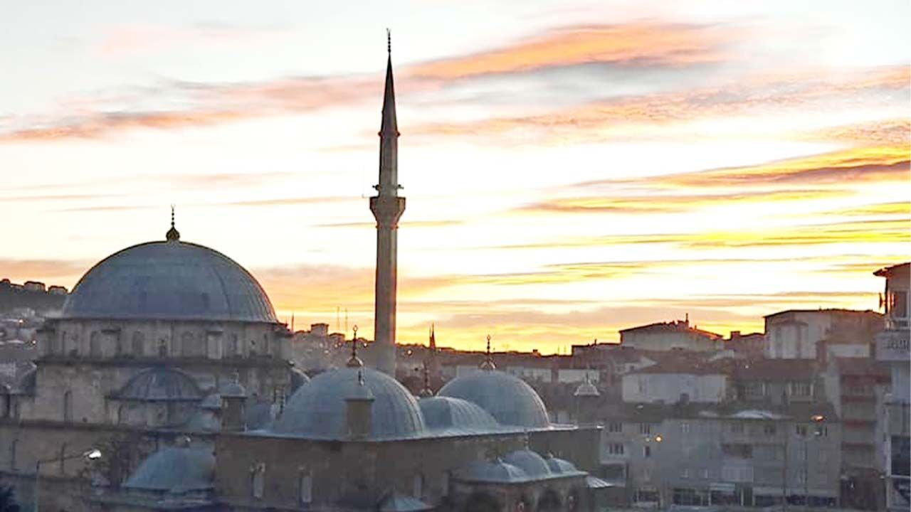 Yozgat’ın Kar Altındaki Büyüleyici Manzaraları Gün Batımıyla Zenginleşti! 4
