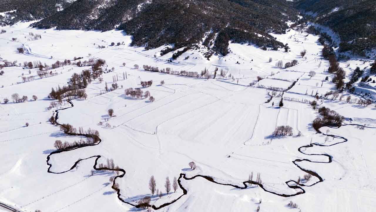 Bembeyaz Bir Cennet: Akdağmadeni’nde Kış Masalı! 5