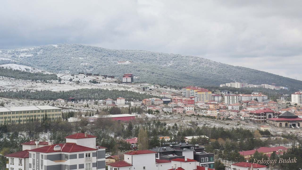 Yozgat’ta Kar Yağışı Şehri Beyaza Bürüdü Doğal Güzellikler Ortaya Çıktı! 2