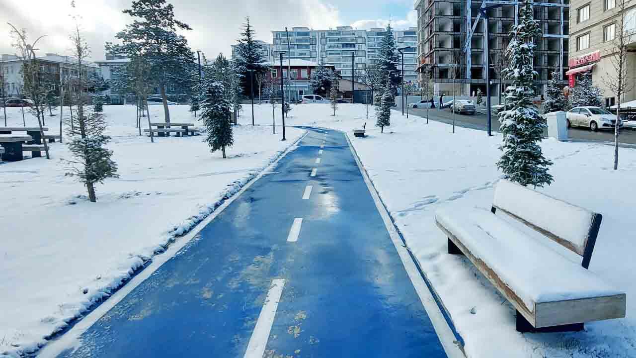 Nisan Ortasında Beyaz Şehir: Yozgat’ta Tarihi Soğuk ve Kar 5