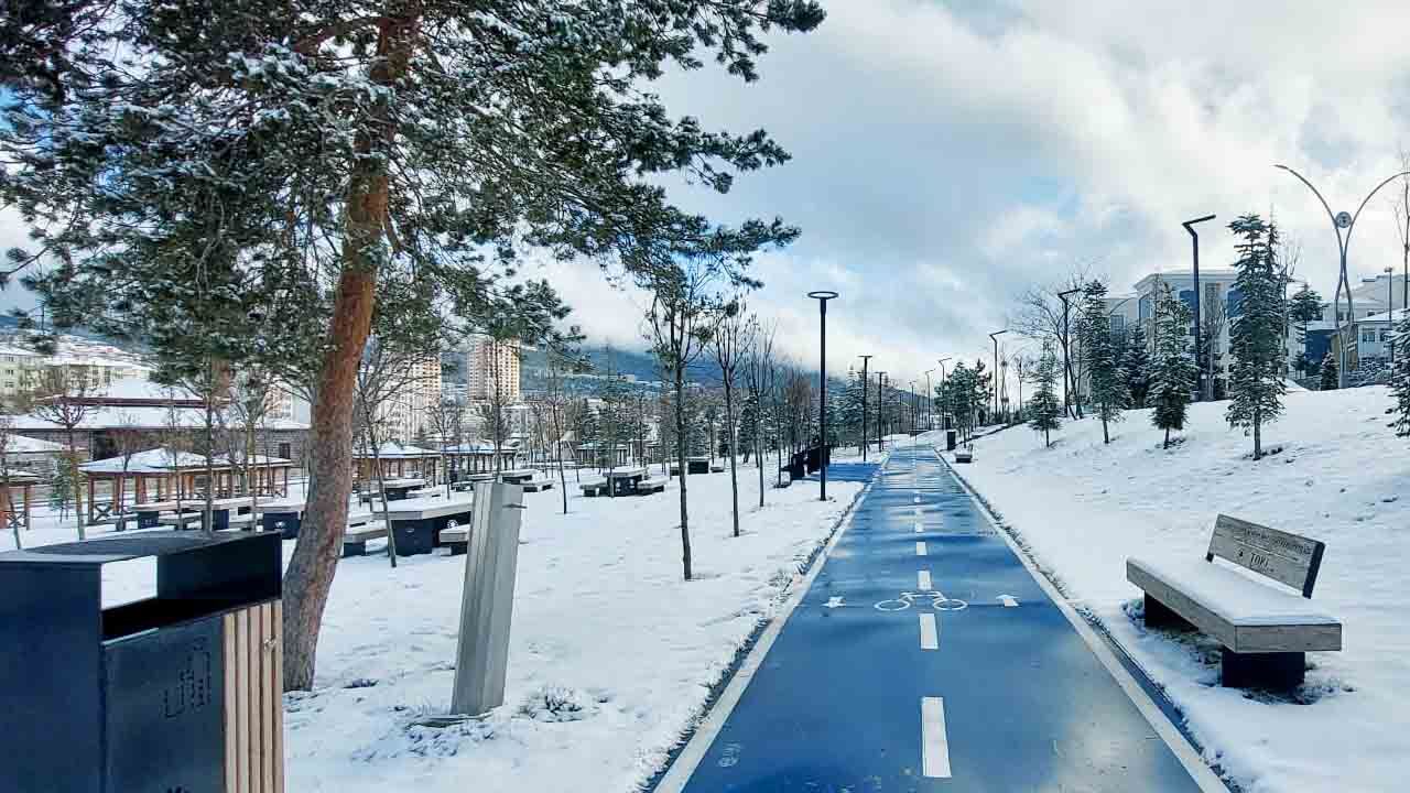 Nisan Ortasında Beyaz Şehir: Yozgat’ta Tarihi Soğuk ve Kar 4