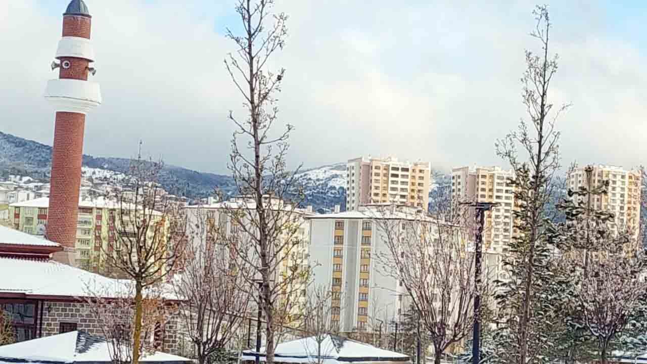 Nisan Ortasında Beyaz Şehir: Yozgat’ta Tarihi Soğuk ve Kar 6