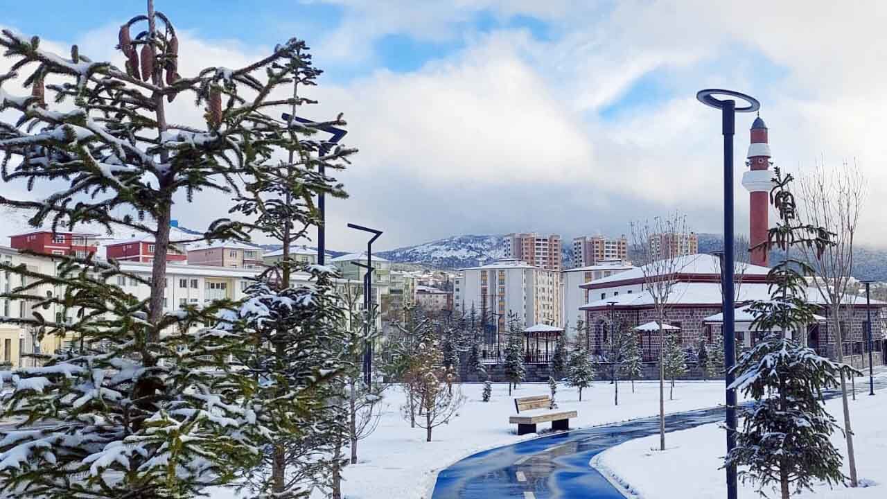 Nisan Ortasında Beyaz Şehir: Yozgat’ta Tarihi Soğuk ve Kar 1