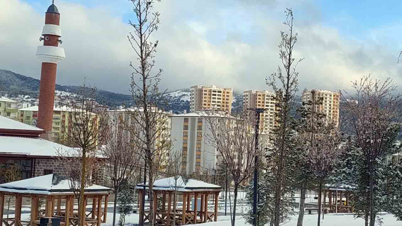 Nisan Ortasında Beyaz Şehir: Yozgat’ta Tarihi Soğuk ve Kar 8
