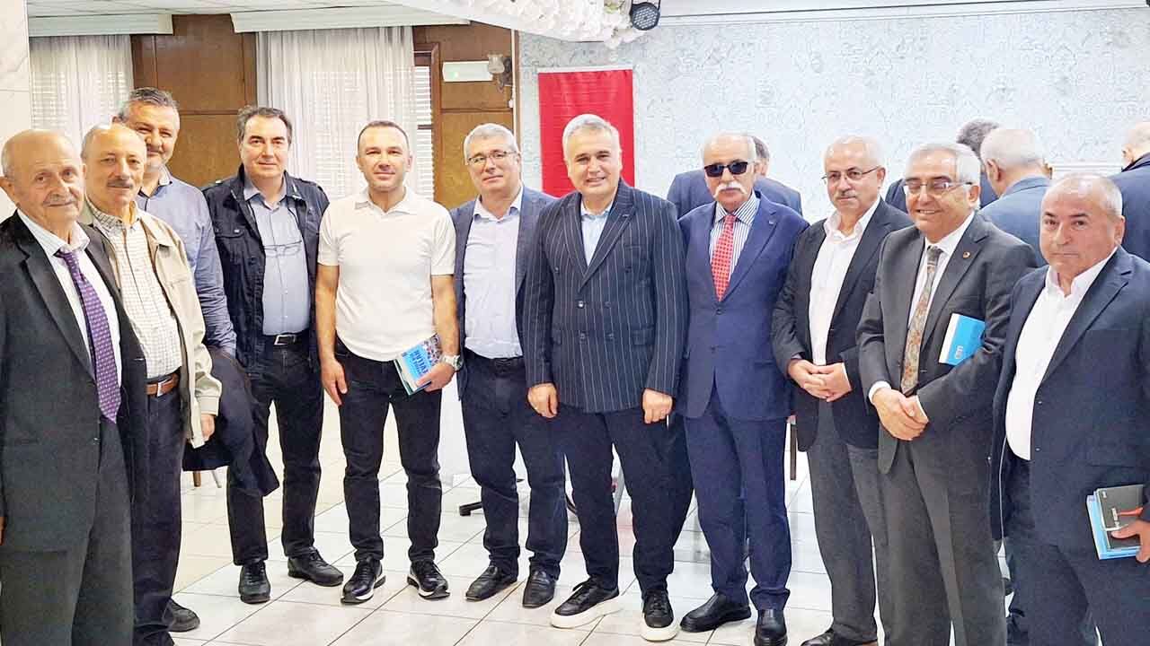 Sorgunlular Kahvaltıda Buluştu: Kitaplar, Sohbetler ve Yozgatlılık! 2