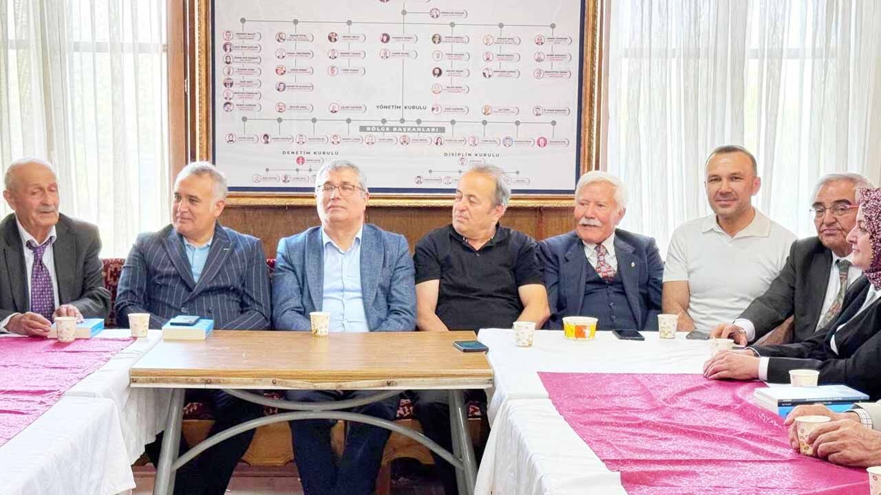 Sorgunlular Kahvaltıda Buluştu: Kitaplar, Sohbetler ve Yozgatlılık! 5