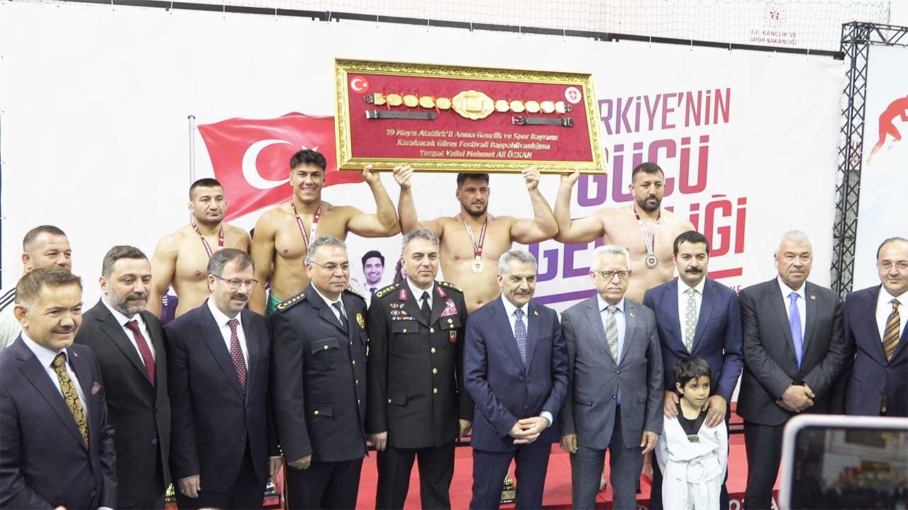 Yozgat’ta 19 Mayıs Coşkusu Er Meydanına Taşındı! 11