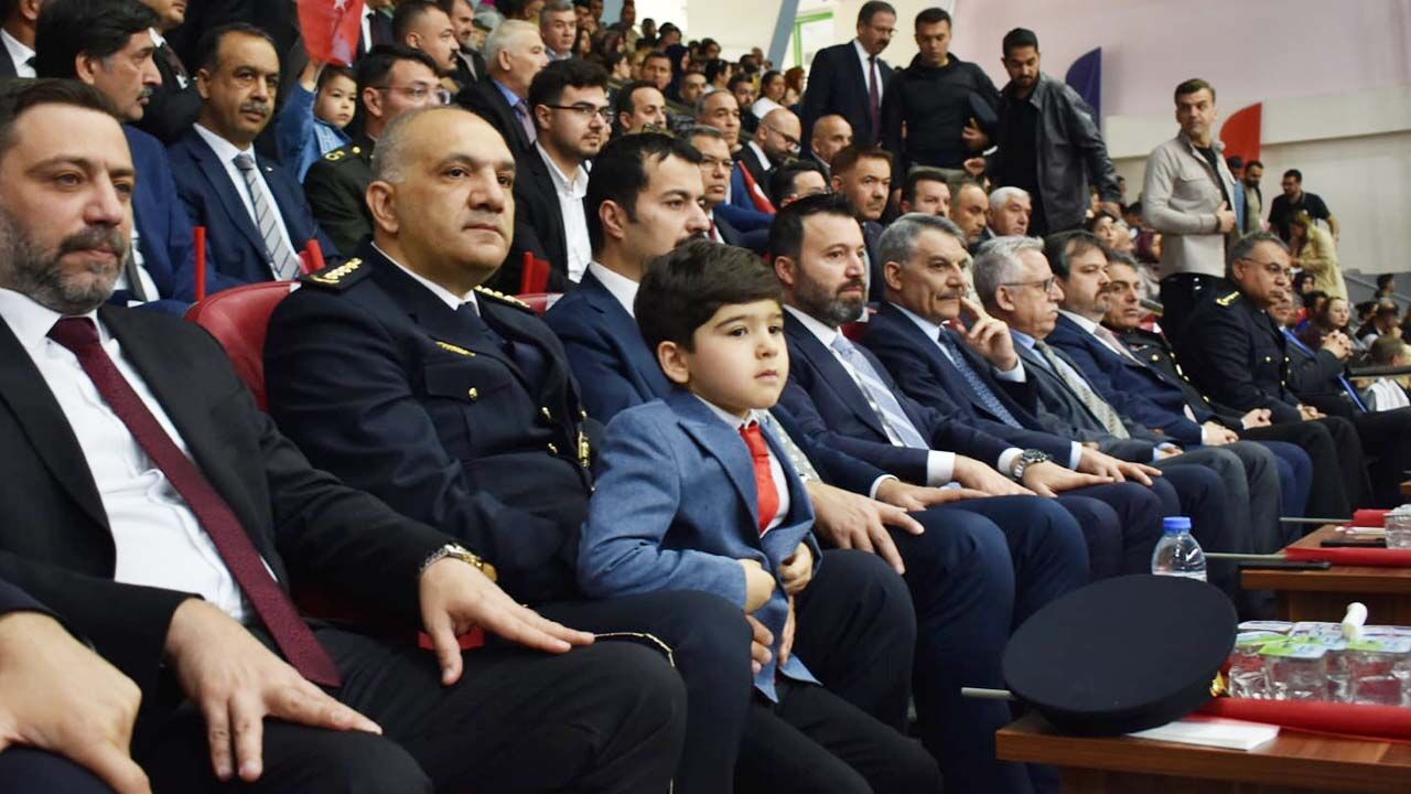 Yozgat’ta 19 Mayıs Coşkusu Er Meydanına Taşındı! 6