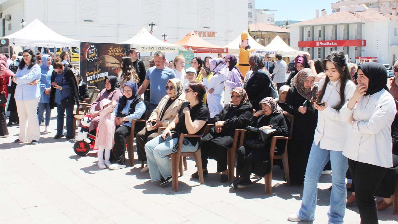 Yozgat'ta Lezzet Rüzgarı: Anne Kurabiyeleri Yarıştı! 1