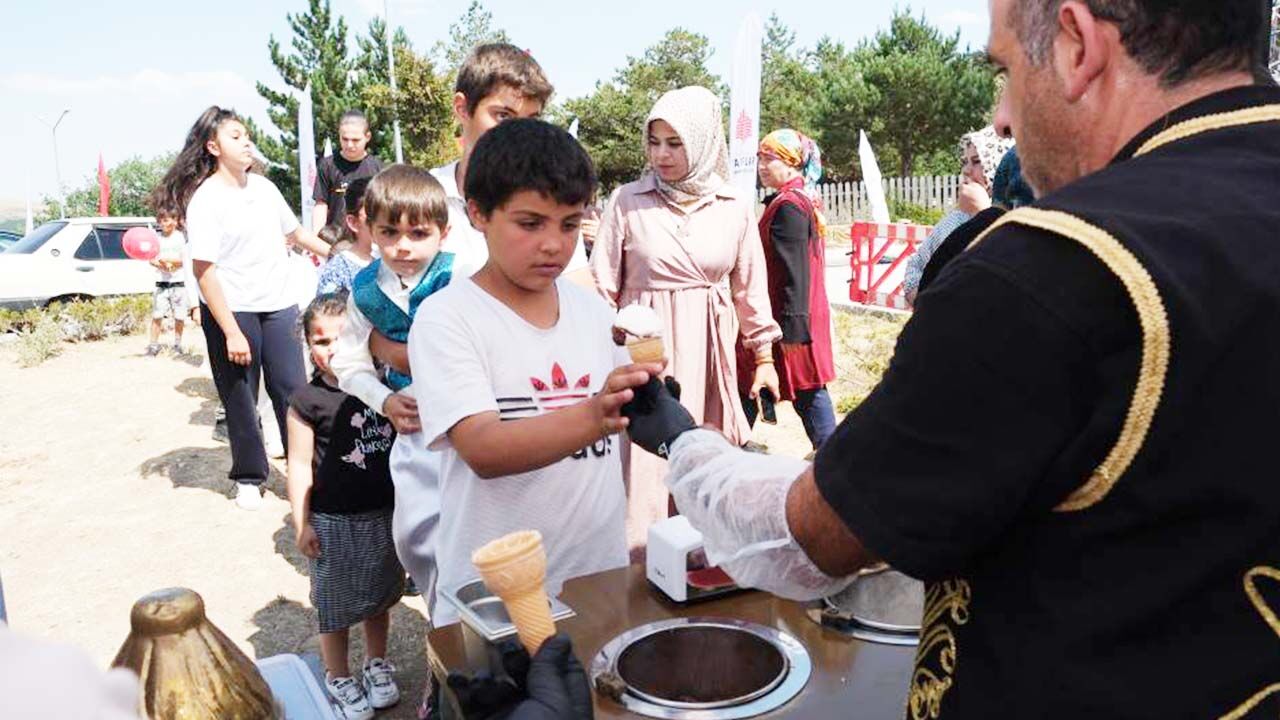 Yozgat’ta 5 Asırlık Gelenek Canlandı: 17 Çocuğa Geleneksel Sünnet Şöleni! 7