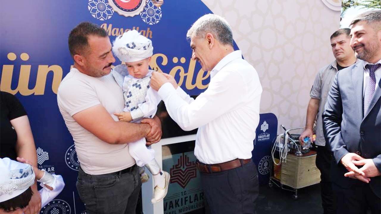 Yozgat’ta 5 Asırlık Gelenek Canlandı: 17 Çocuğa Geleneksel Sünnet Şöleni! 4