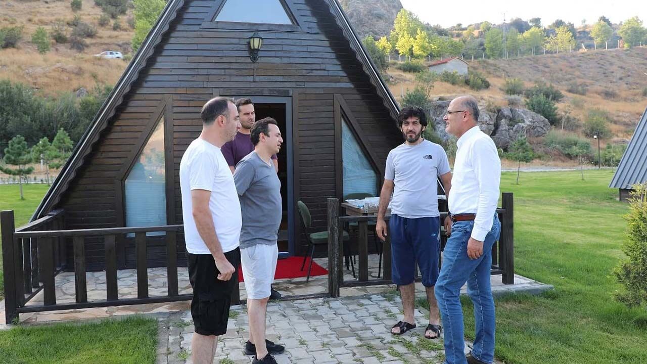Çekerek’in Gülen Başkanı: Çocuklarla Bakın Ne Yaptı? 1