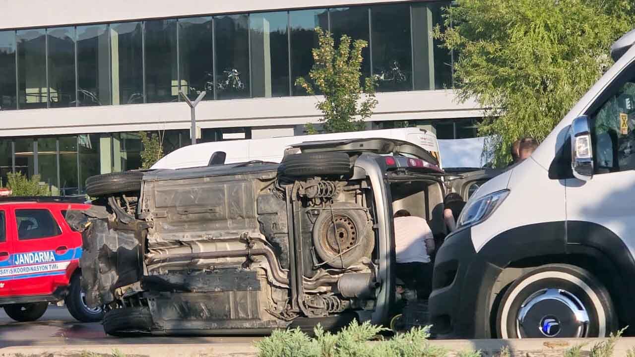 Ankara Eskişehir Yolu’nda trafik kazası: Araçlar Takla Attı Trafik Felç Oldu 3