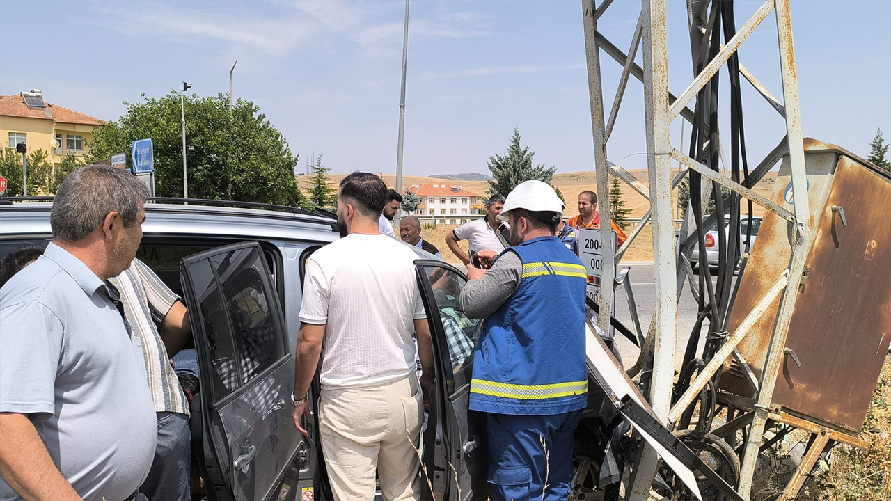 Saraykent'in Tehlikeli Kavşağında Bir Kaza Daha! 3