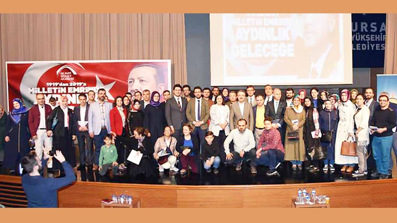 Türkiye’de siyaset ders veren Yozgatlı: Cumhurbaşkanı o gün fikri nasıl kabul etti? 16