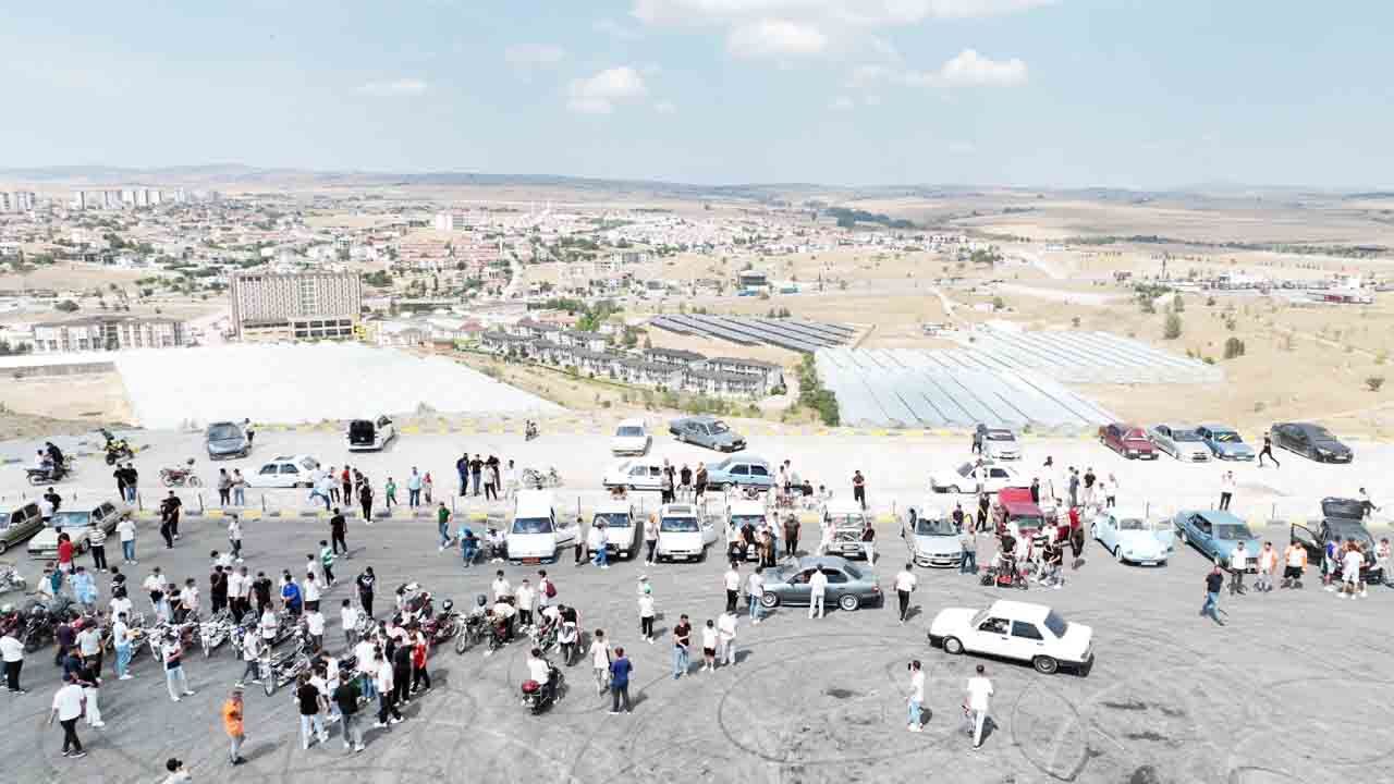 Motorun Kalbi Sorgun’da Attı! 468 Araçlık Modifiye Fuarı Görsel Şölene Dönüştü 3