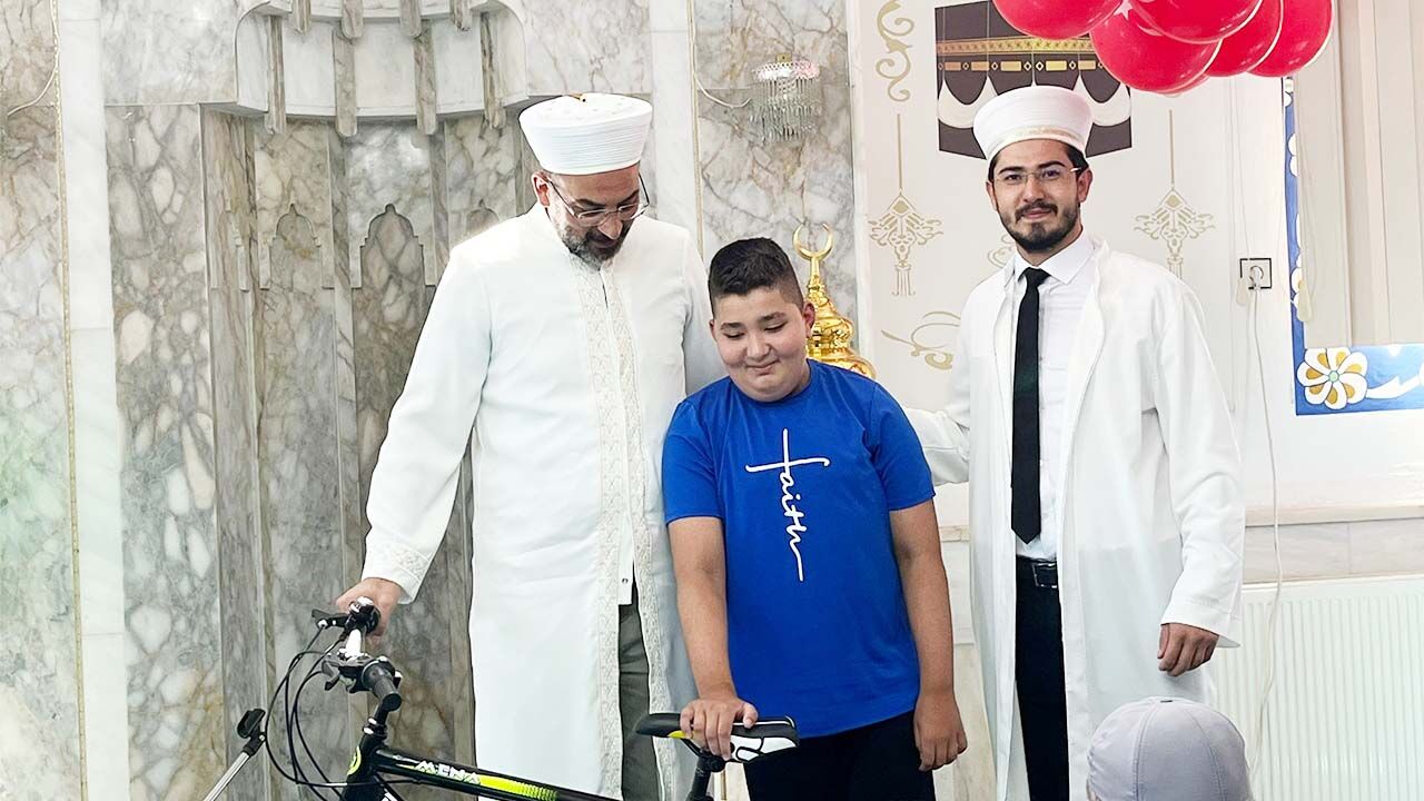 Minik Yüreklerin Kur’an Sevinci Söbeçimen’de Taçlandı! 2