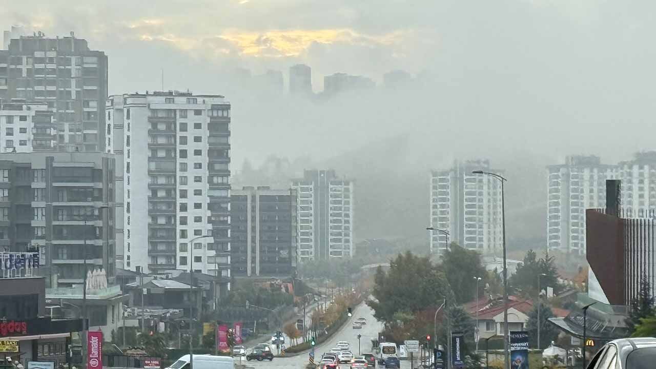 Ankara Griye Büründü: Çayyolu ve Ümitköy’de Yoğun Sis Manzarası 13
