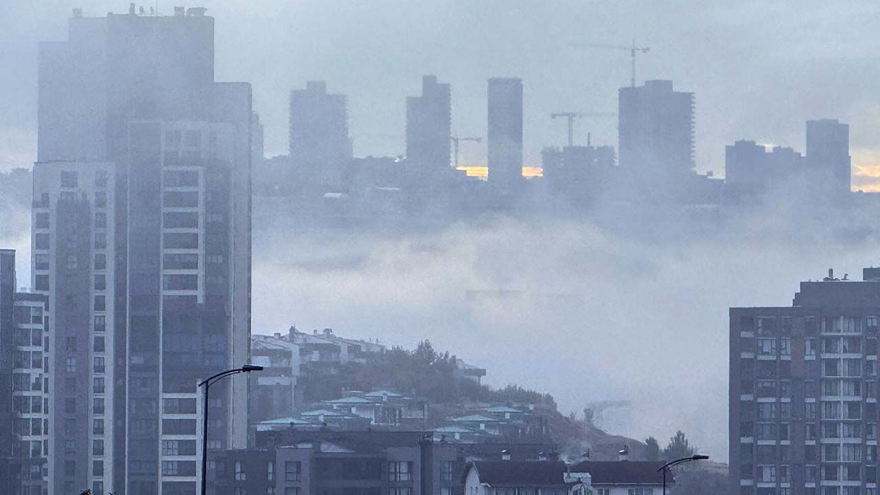 Ankara Griye Büründü: Çayyolu ve Ümitköy’de Yoğun Sis Manzarası 4