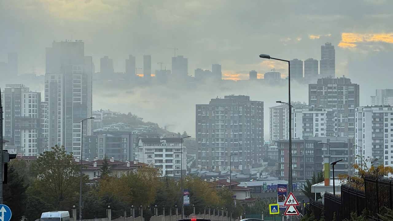 Ankara Griye Büründü: Çayyolu ve Ümitköy’de Yoğun Sis Manzarası 3
