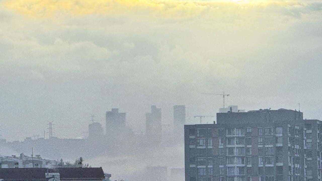 Ankara Griye Büründü: Çayyolu ve Ümitköy’de Yoğun Sis Manzarası 11