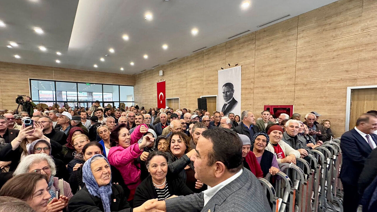 Ankara’daki Yozgatlı vekil memleketinde hasret giderdi: 2