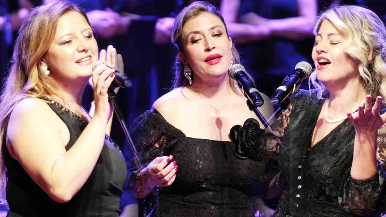 Murat Seçkin TSM Topluluğu'nun "Şarkıların Rengi" ismiyle verdiği konser, yoğun katılımla, çok büyük ilgi gördü 16
