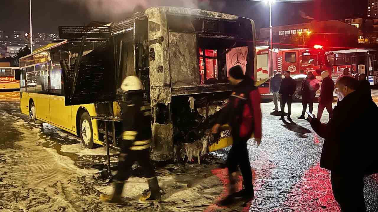 Yozgat’ta park halindeki özel halk otobüsü alev alev yandı 3