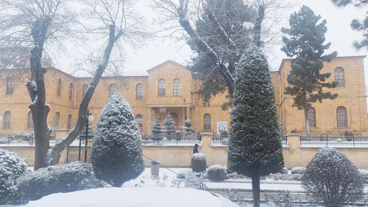 Yozgat Beyaz Örtüyle Kaplandı! 6