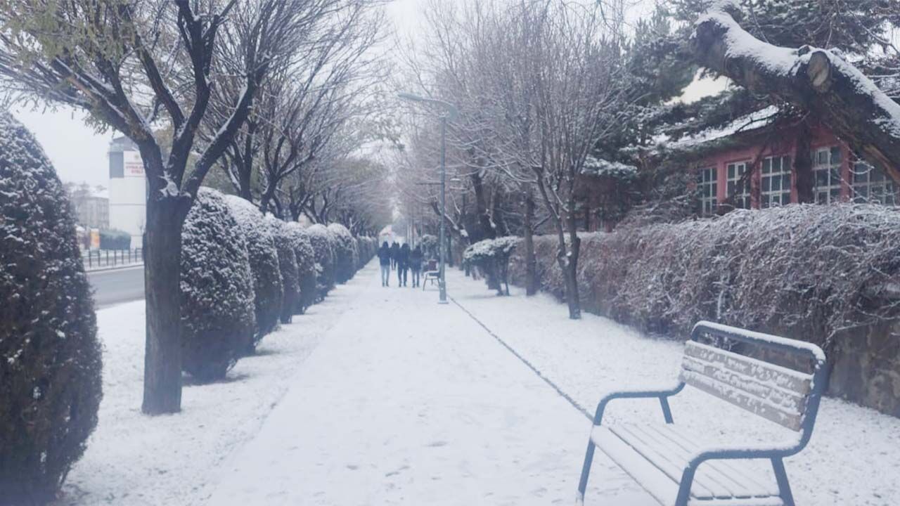 Yozgat Beyaz Örtüyle Kaplandı! 3