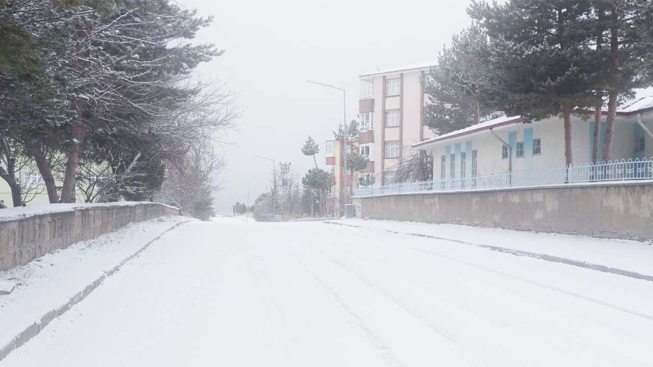 Yozgat Beyaz Örtüyle Kaplandı! 2