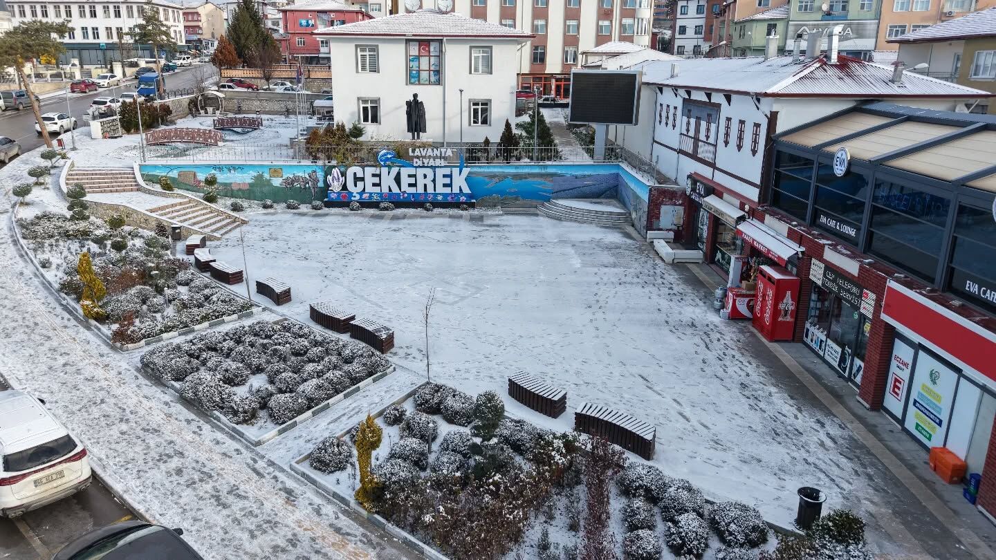 Yozgat’ta Kar Yağışı Etkili Oldu: Çekerek Beyaza Büründü 1