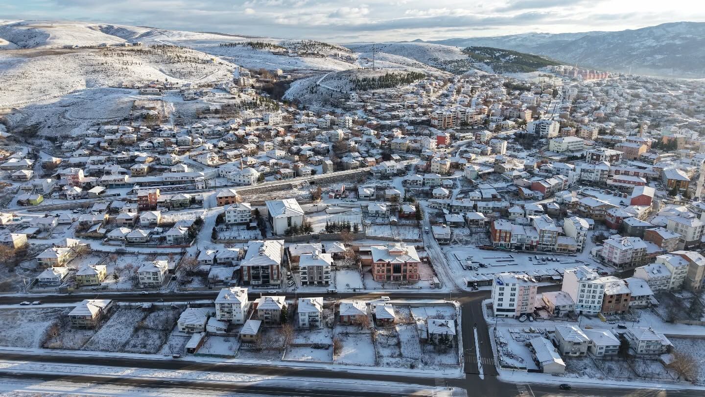 Yozgat’ta Kar Yağışı Etkili Oldu: Çekerek Beyaza Büründü 2