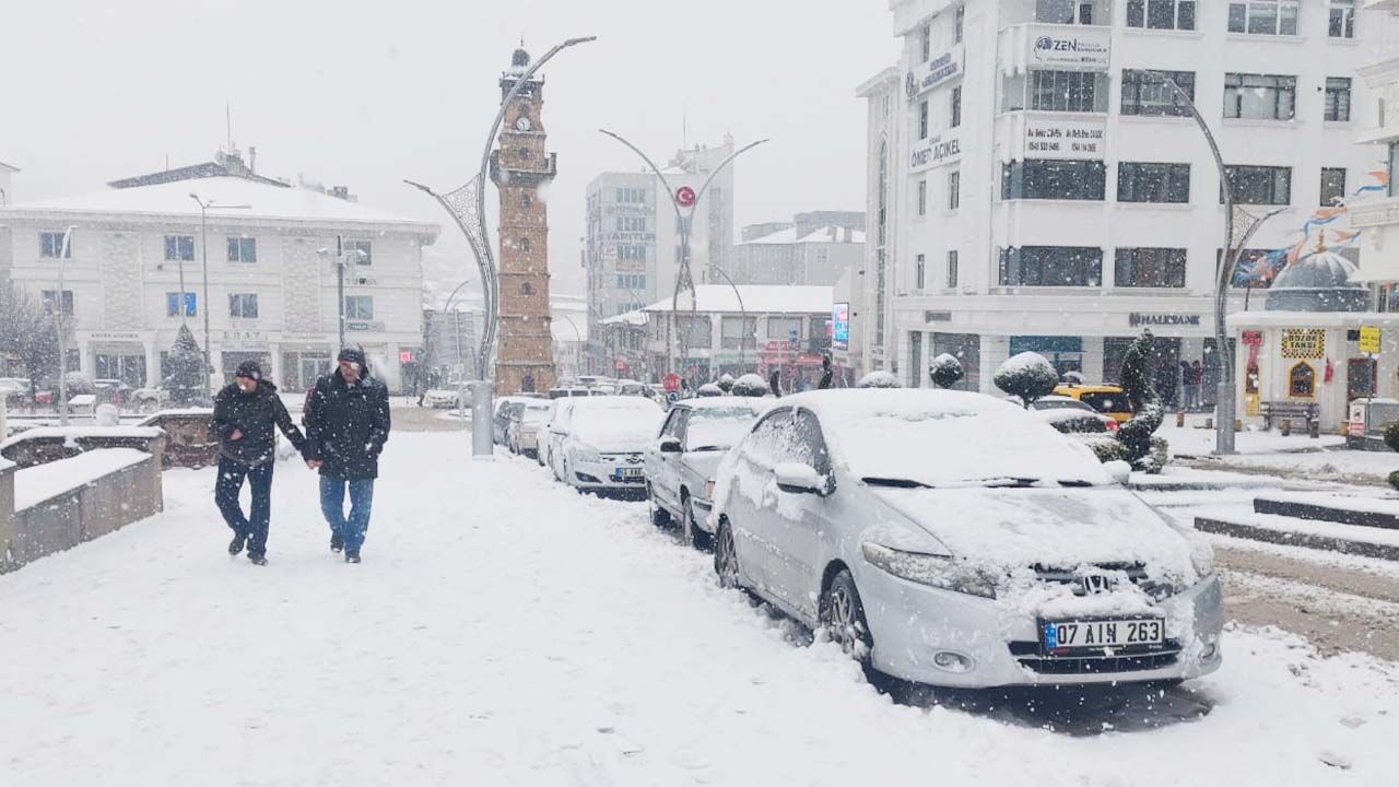 Yozgat’ta Kar Etkisini Artırdı: Kartpostallık Görüntüler Büyüledi! 1