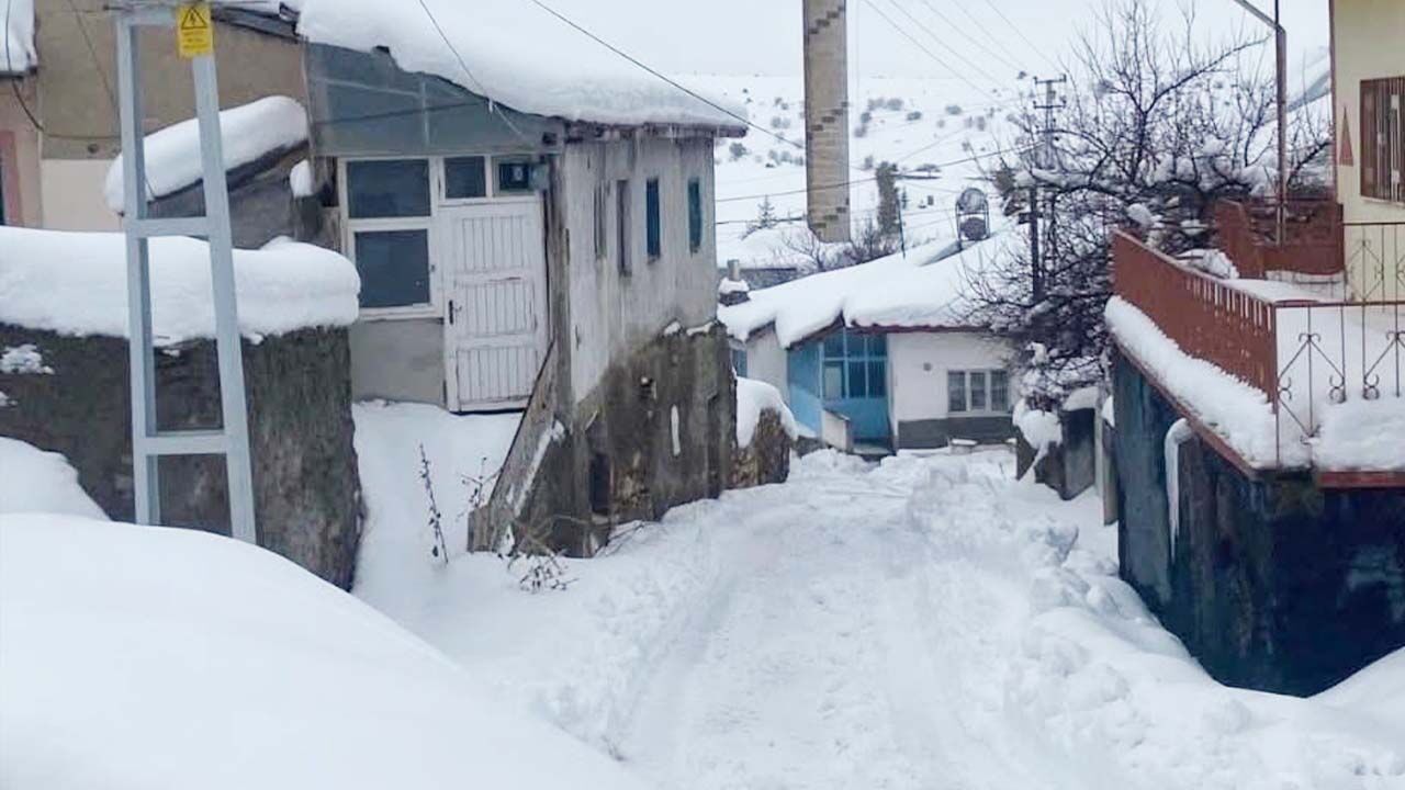 Çayıralan’ın köylerine kar düştü! 4