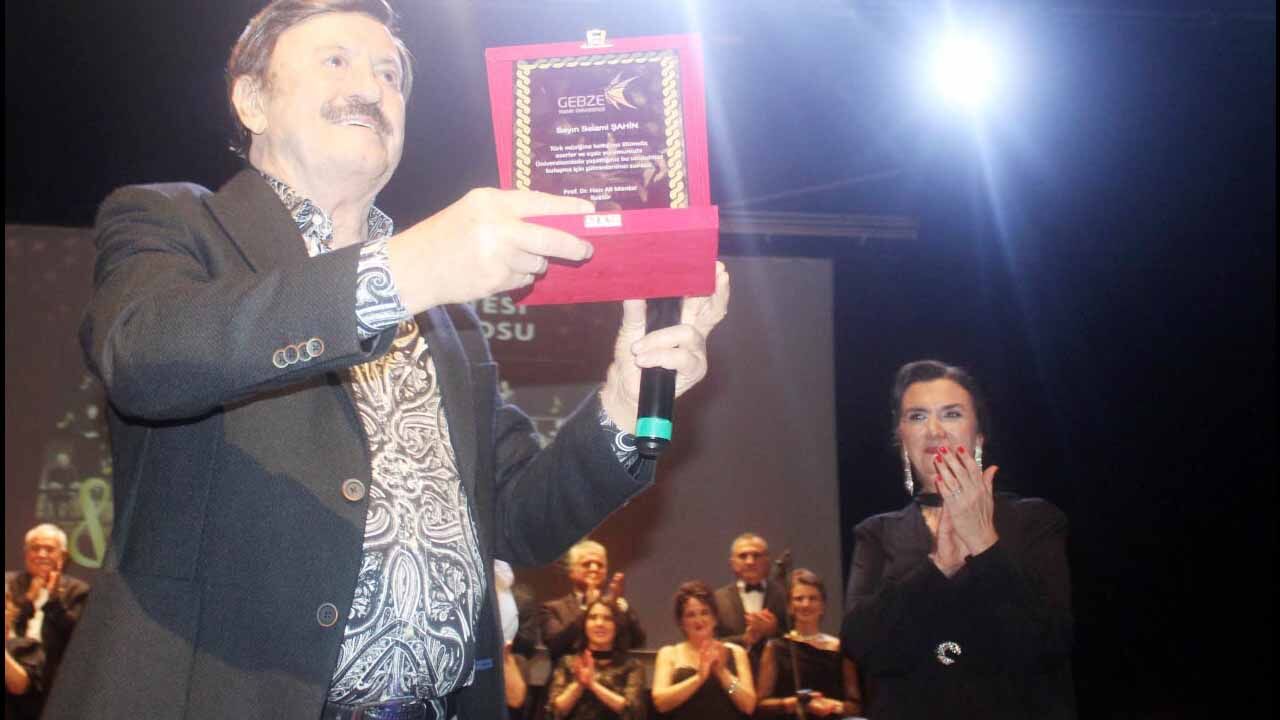 Gebze Teknik Üniversitesi’nde Selami Şahin Gecesi: TSM Korosu’ndan “Elveda Diyemem Ki” Finali 11