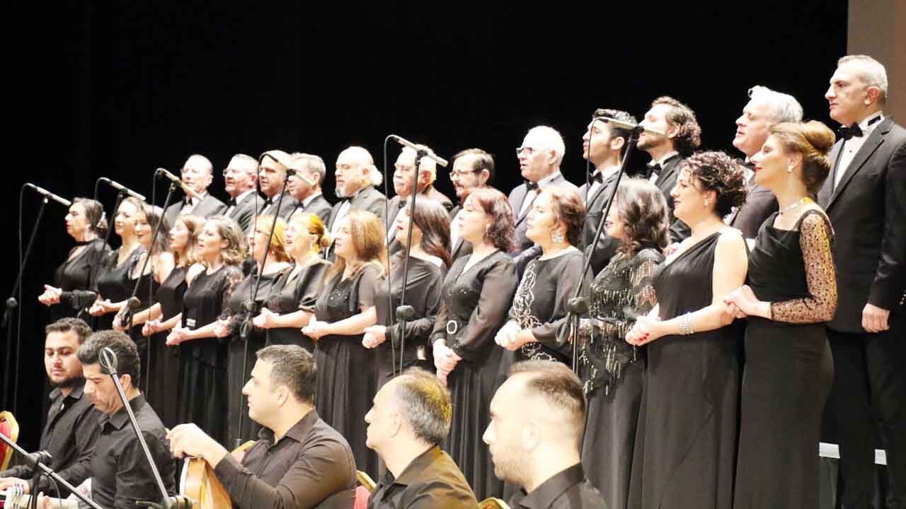 Gebze Teknik Üniversitesi’nde Selami Şahin Gecesi: TSM Korosu’ndan “Elveda Diyemem Ki” Finali 9