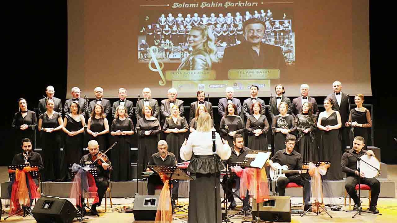 Gebze Teknik Üniversitesi’nde Selami Şahin Gecesi: TSM Korosu’ndan “Elveda Diyemem Ki” Finali 8