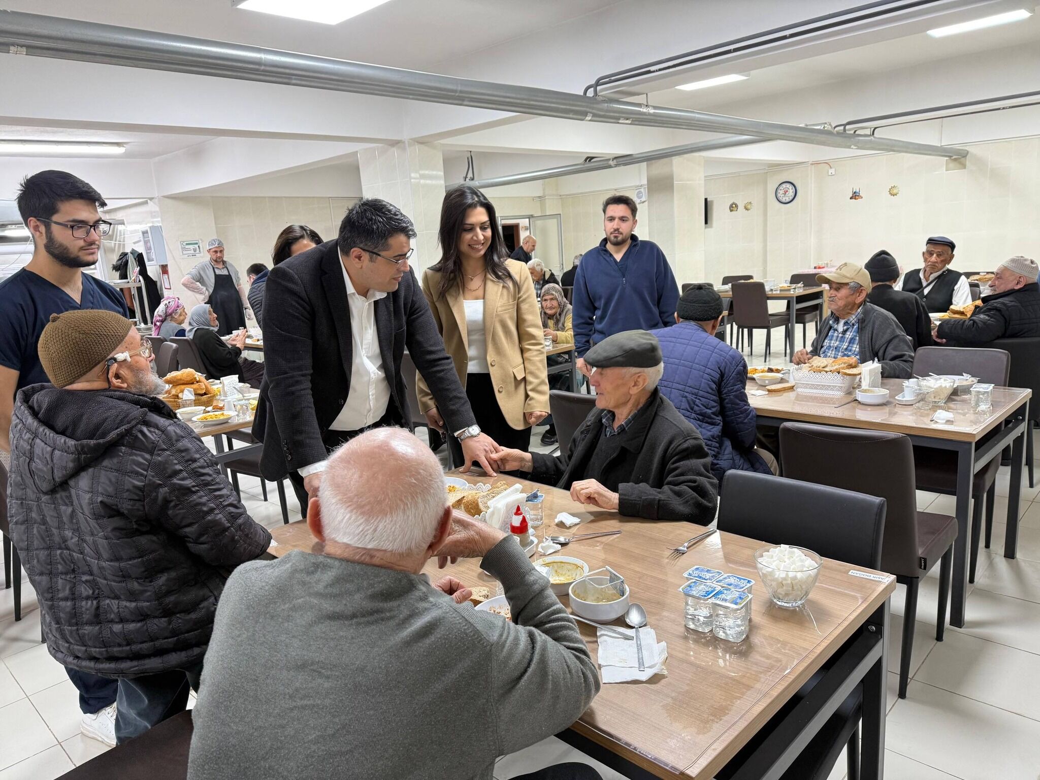 Akdağmadeni Kaymakamı Cafer Kaymakçı Huzurevinde Büyüklerle İftar Sofrasında Buluştu 2