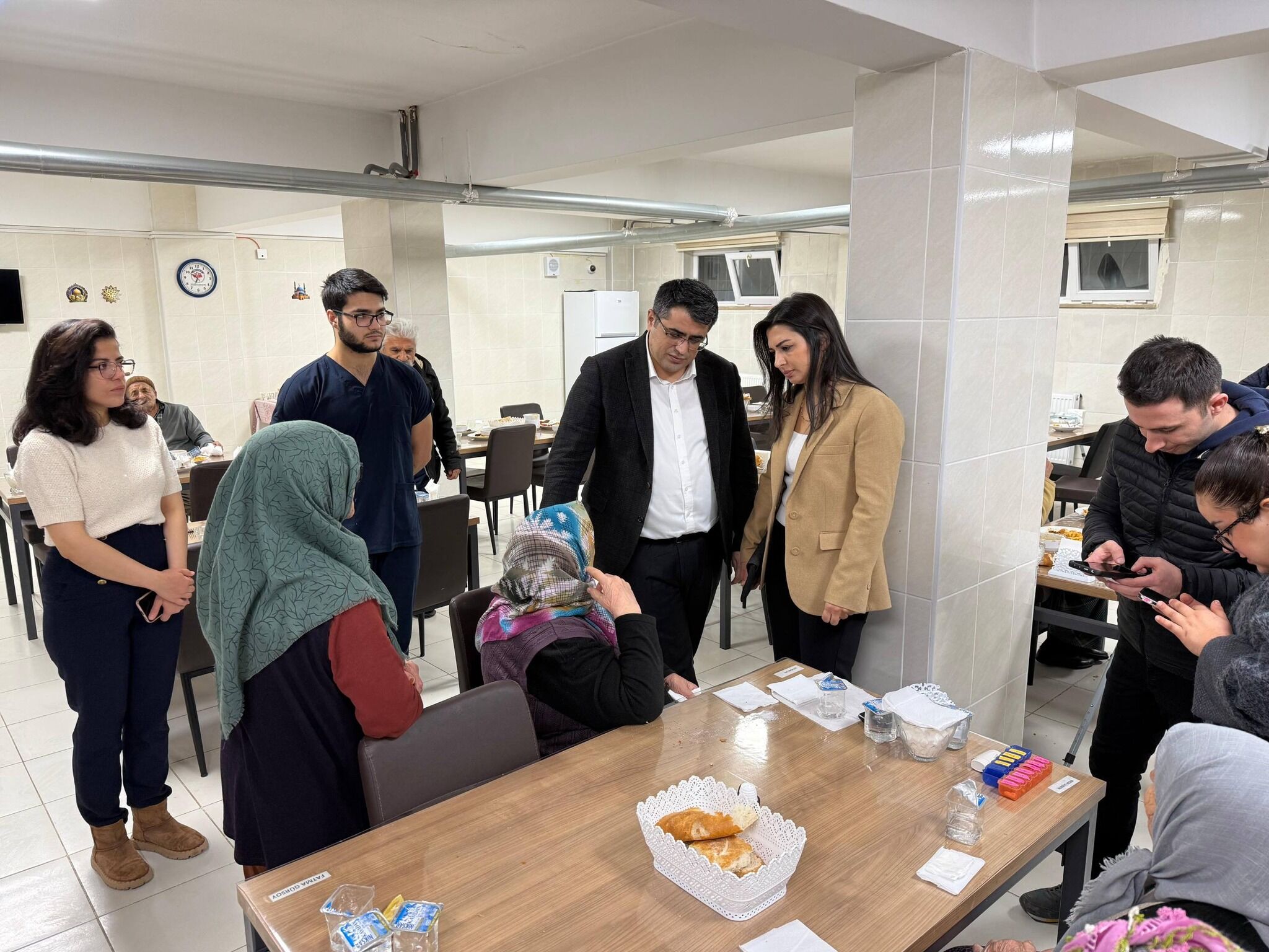 Akdağmadeni Kaymakamı Cafer Kaymakçı Huzurevinde Büyüklerle İftar Sofrasında Buluştu 6