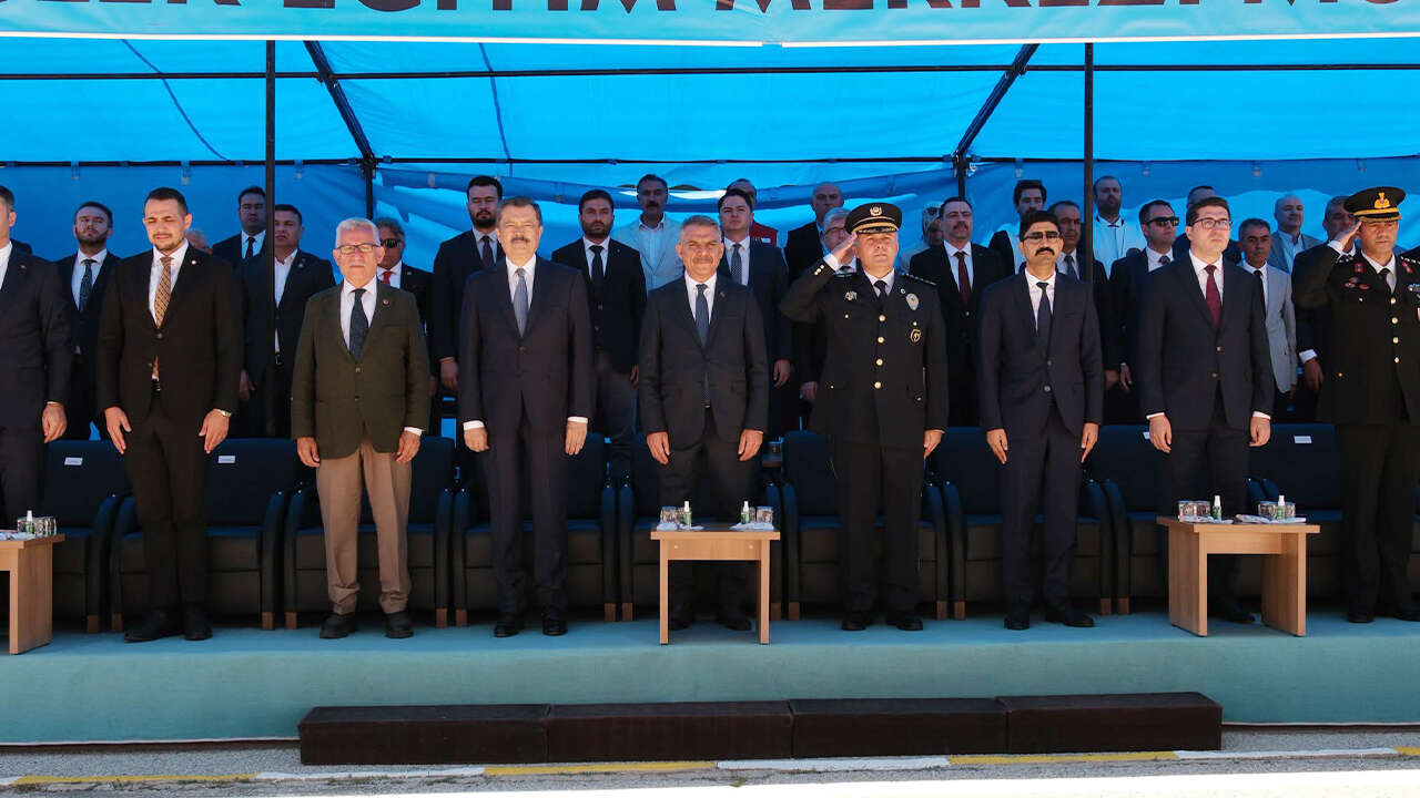 Yozgat POMEM’de 826 Polis Adayı Mezun Oldu: Yeni Polisler Yemin Ederek Göreve Hazırlanıyor 13